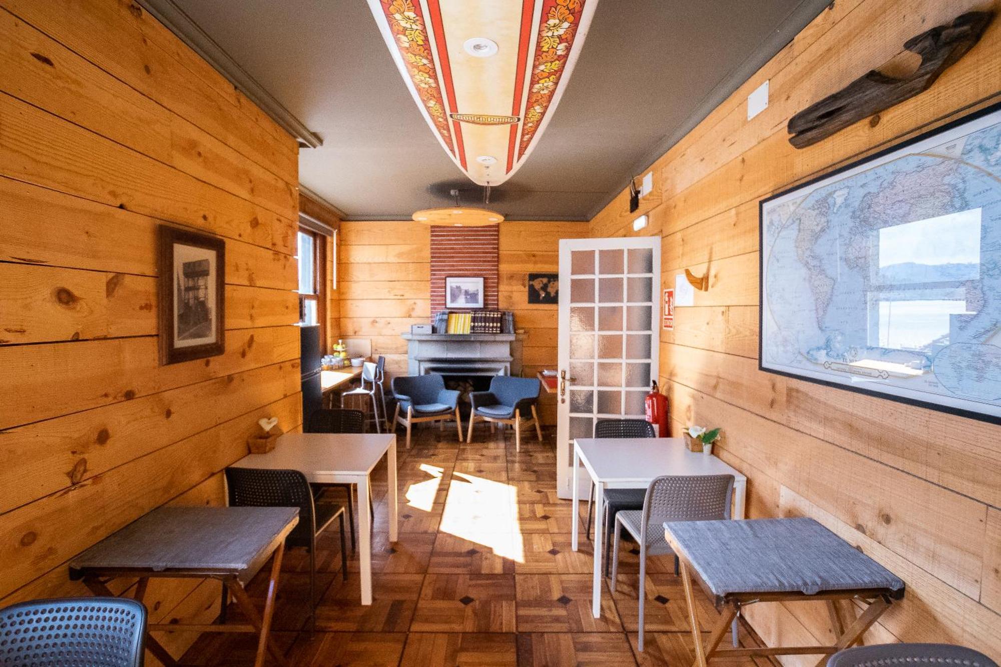 Carving Surf Hostel San Esteban de Pravia Eksteriør bilde